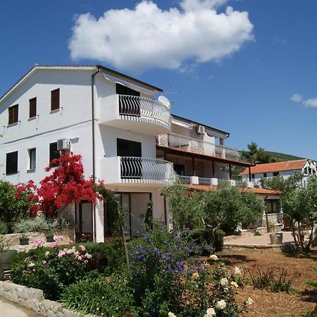Apartments By The Sea Zavala, Hvar - 553 Jelsa  Zewnętrze zdjęcie