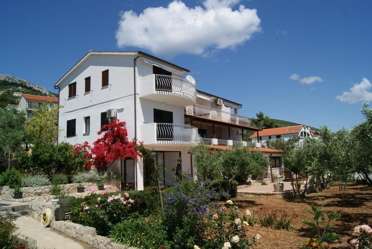 Apartments By The Sea Zavala, Hvar - 553 Jelsa  Zewnętrze zdjęcie