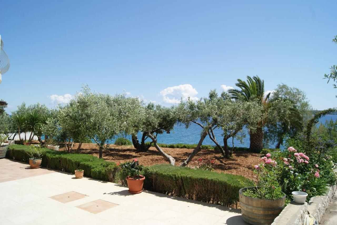 Apartments By The Sea Zavala, Hvar - 553 Jelsa  Zewnętrze zdjęcie