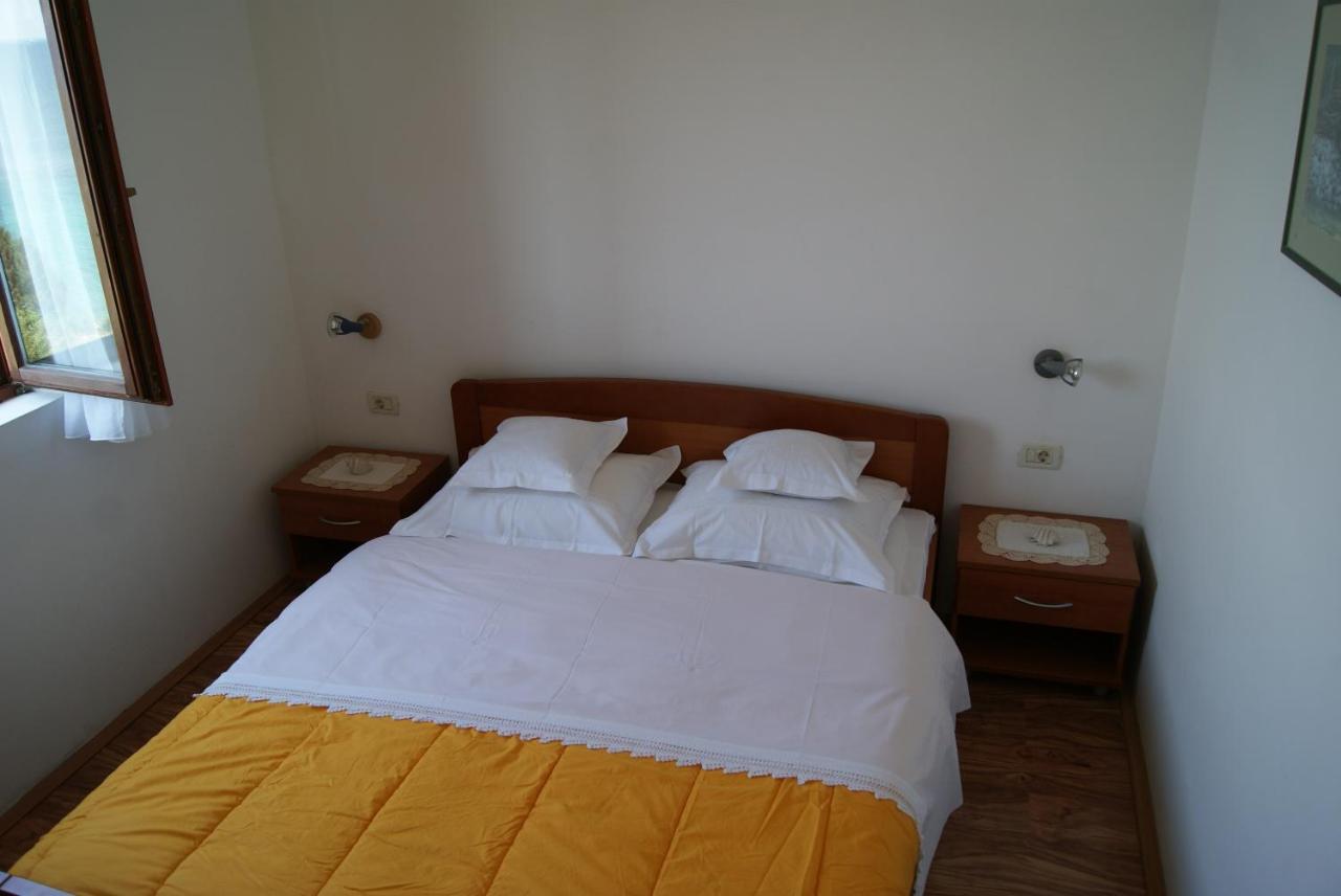 Apartments By The Sea Zavala, Hvar - 553 Jelsa  Zewnętrze zdjęcie