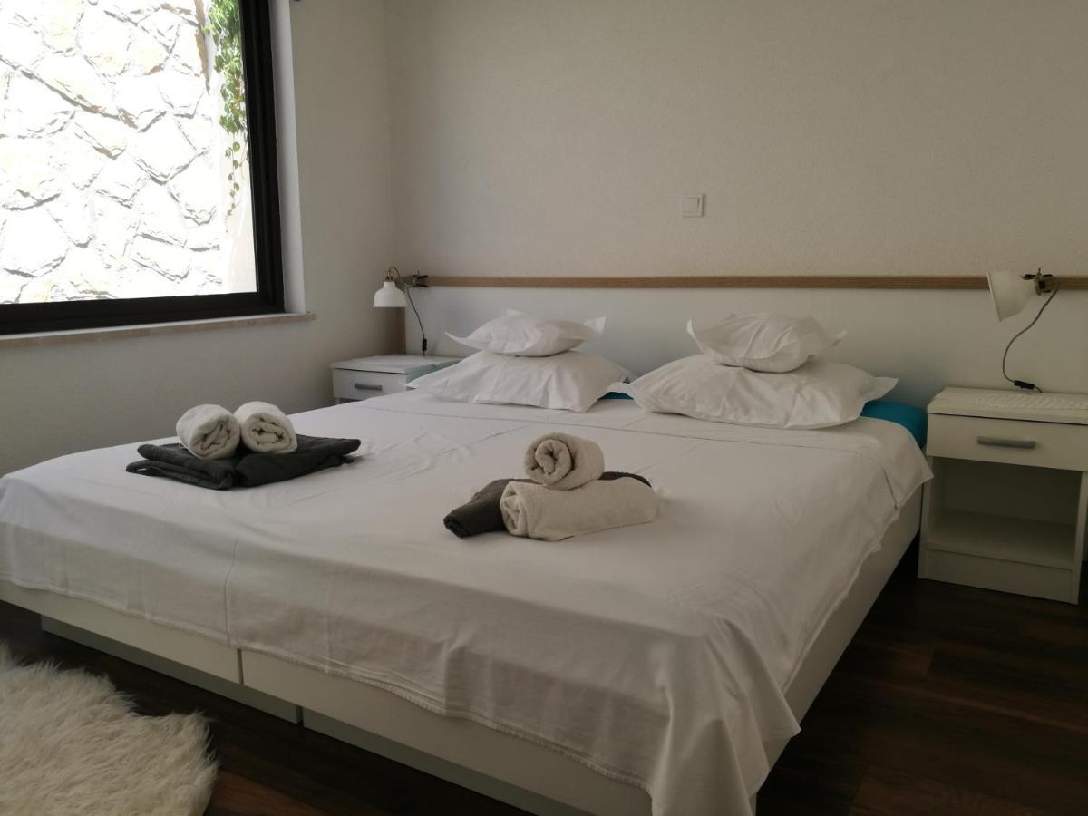Apartments By The Sea Zavala, Hvar - 553 Jelsa  Zewnętrze zdjęcie