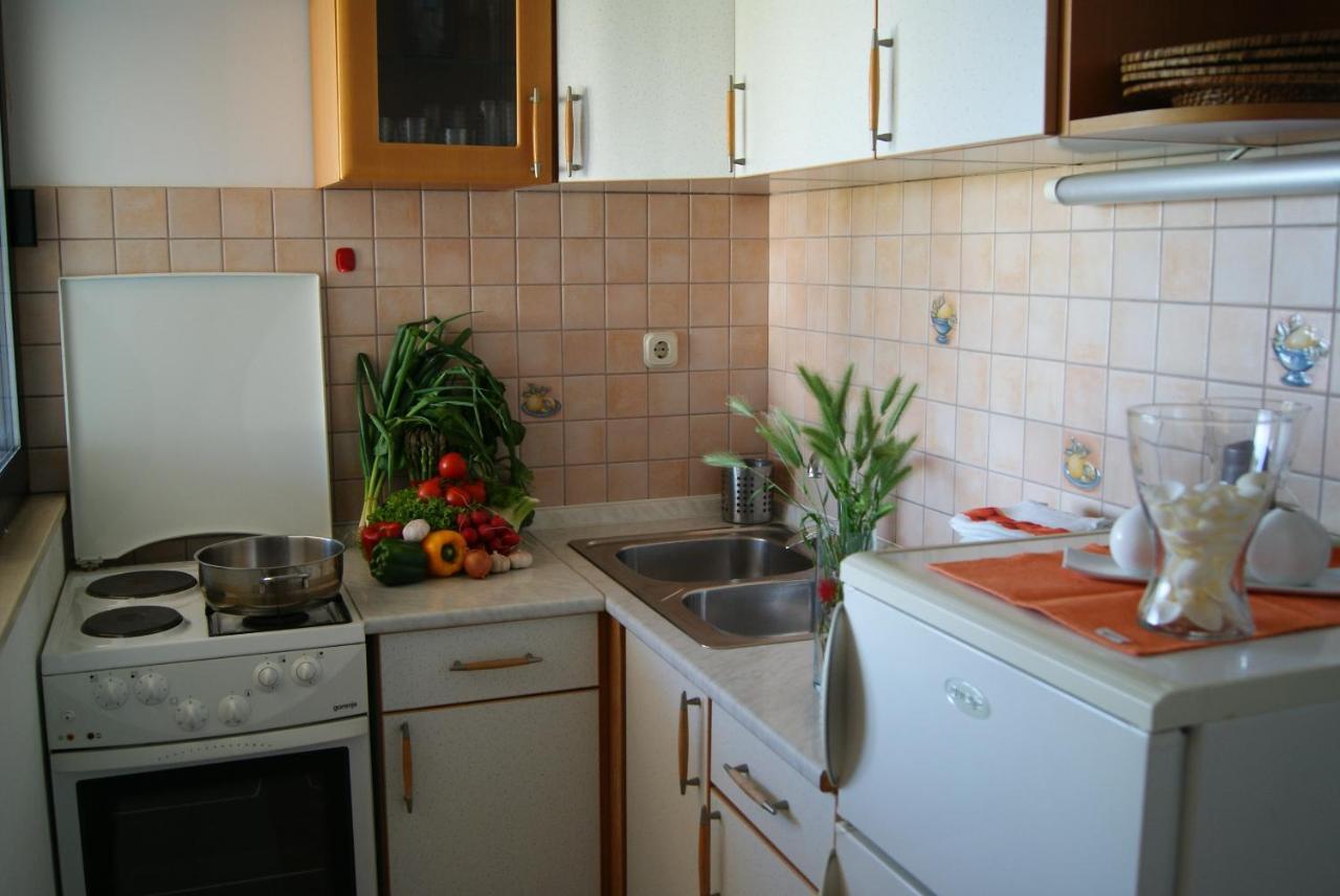 Apartments By The Sea Zavala, Hvar - 553 Jelsa  Zewnętrze zdjęcie