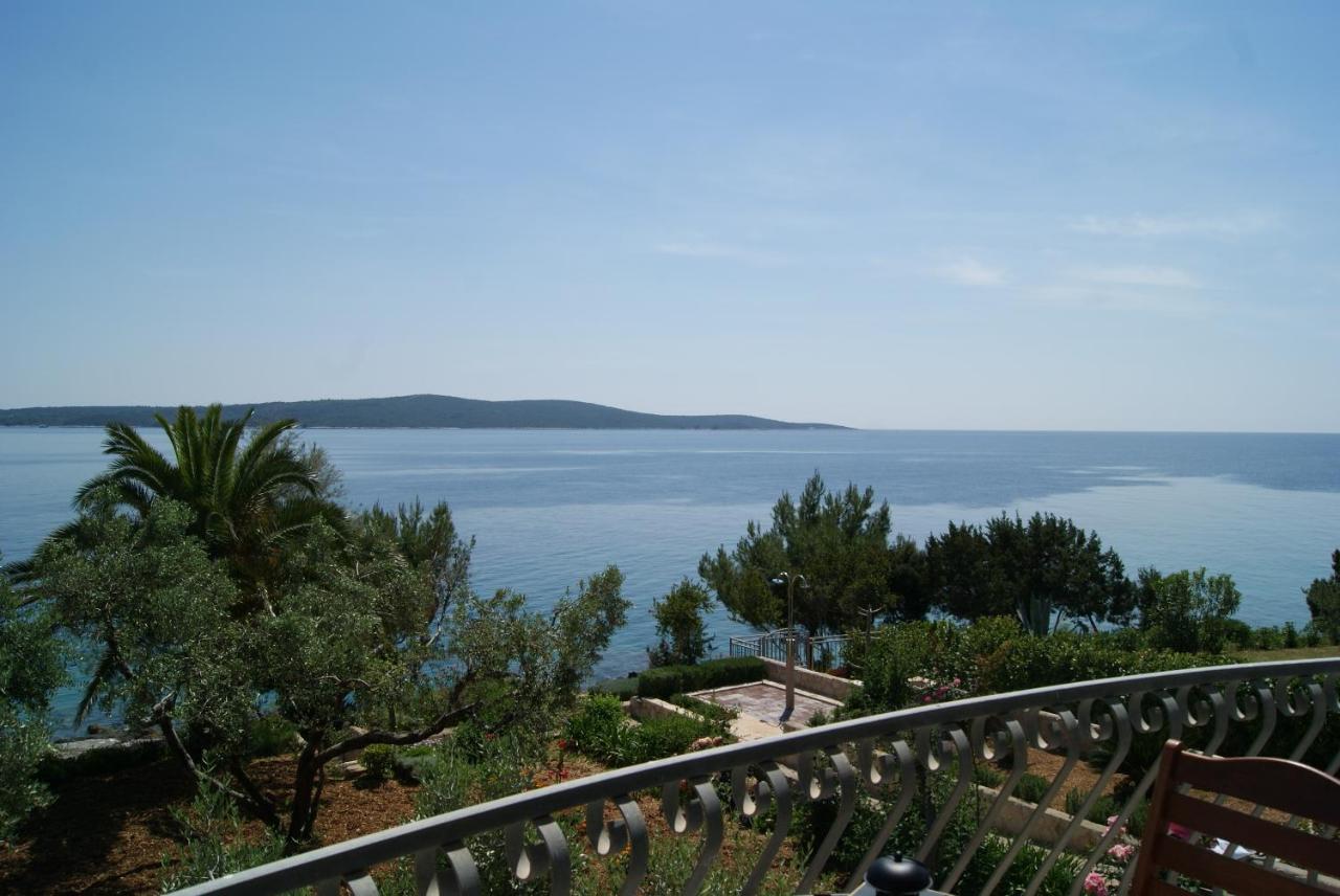 Apartments By The Sea Zavala, Hvar - 553 Jelsa  Zewnętrze zdjęcie