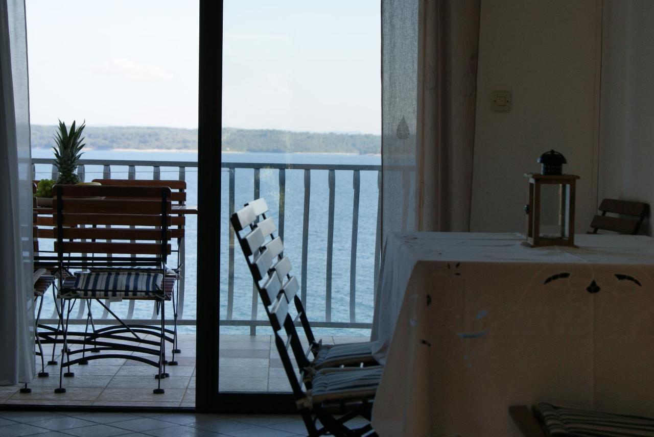 Apartments By The Sea Zavala, Hvar - 553 Jelsa  Zewnętrze zdjęcie